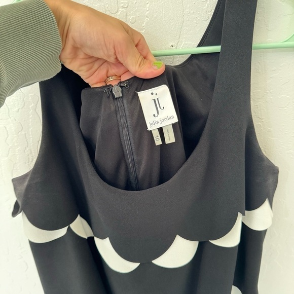 Julia Jordan Sleeveless Tank Scallop Shape Sheath Black White Dress Size 10 - Picture 5 of 12